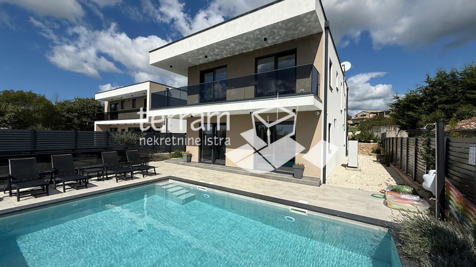House&comma; 200 m2&comma; For Sale&comma; Svetvin&ccaron;enat - Smoljanci