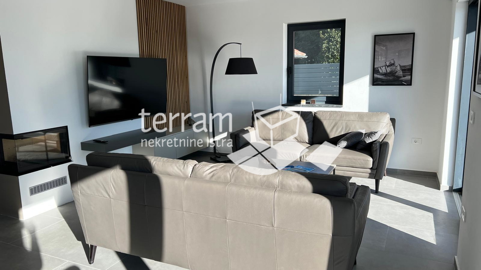 House&comma; 200 m2&comma; For Sale&comma; Svetvin&ccaron;enat - Smoljanci
