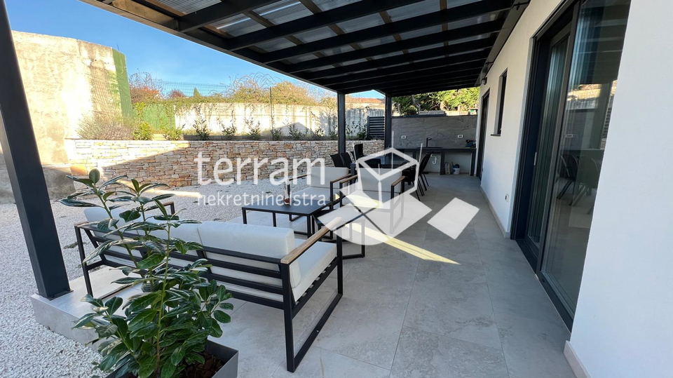 House&comma; 200 m2&comma; For Sale&comma; Svetvin&ccaron;enat - Smoljanci