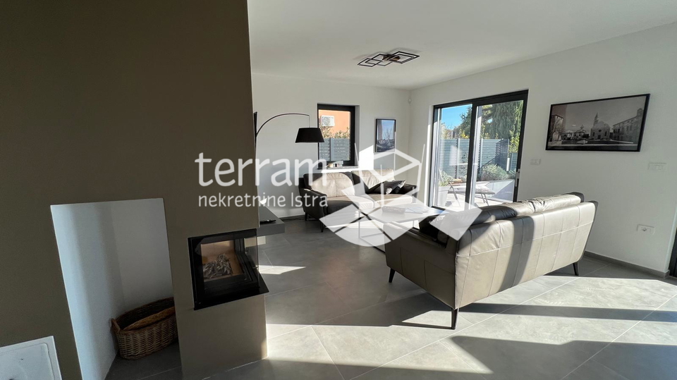 House&comma; 200 m2&comma; For Sale&comma; Svetvin&ccaron;enat - Smoljanci