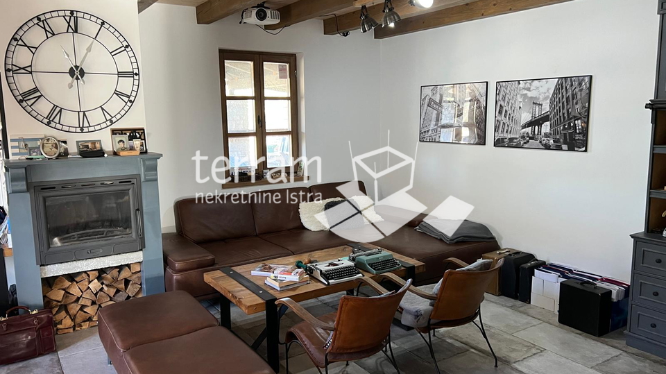 House&comma; 230 m2&comma; For Sale&comma; Svetvin&ccaron;enat - Peresiji