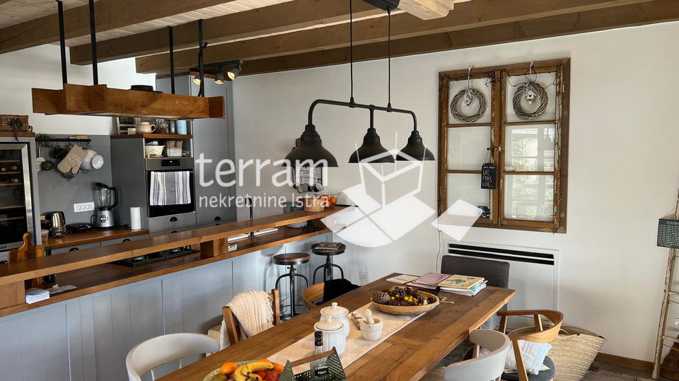 House&comma; 230 m2&comma; For Sale&comma; Svetvin&ccaron;enat - Peresiji