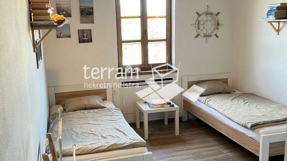 House&comma; 230 m2&comma; For Sale&comma; Svetvin&ccaron;enat - Peresiji