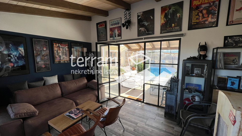 House&comma; 230 m2&comma; For Sale&comma; Svetvin&ccaron;enat - Peresiji