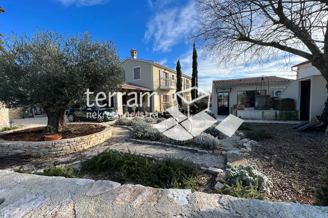 House, 230 m2, For Sale, Svetvinčenat - Peresiji