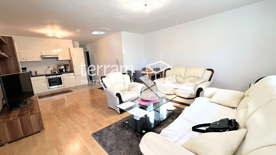 Apartment&comma; 90 m2&comma; For Sale&comma; Medulin