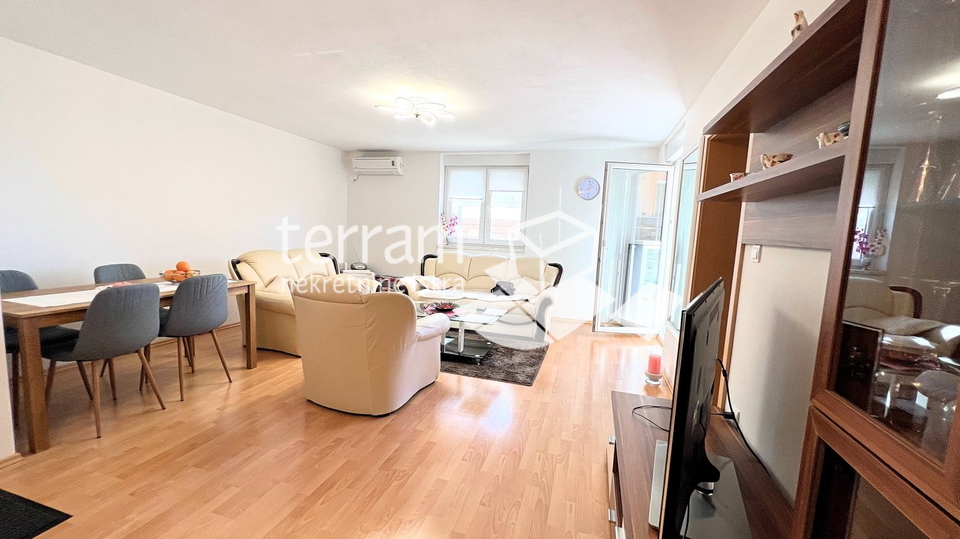 Apartment&comma; 90 m2&comma; For Sale&comma; Medulin
