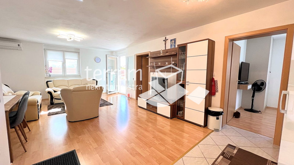 Apartment&comma; 90 m2&comma; For Sale&comma; Medulin