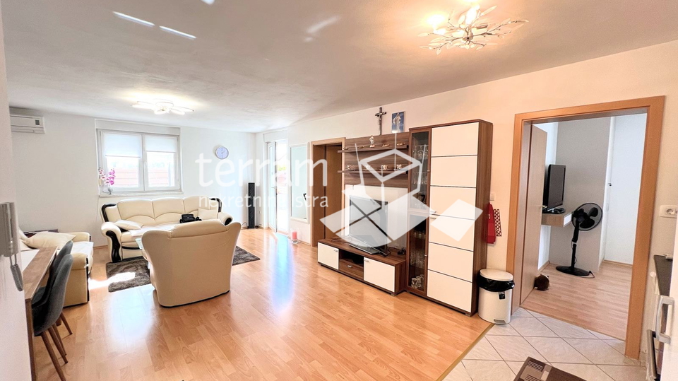 Apartment&comma; 90 m2&comma; For Sale&comma; Medulin