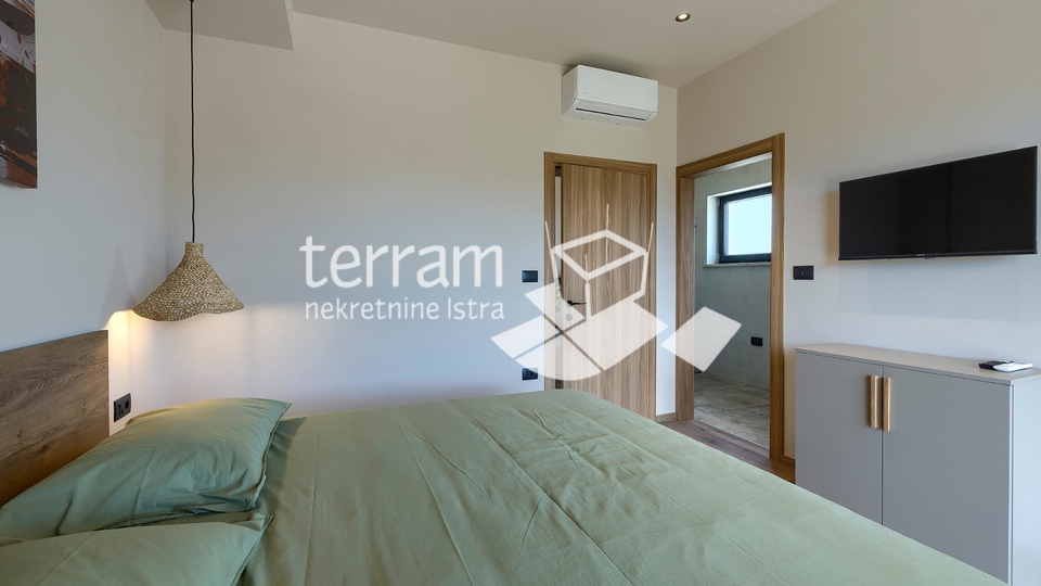 Istra&comma; Vodnjan&comma; okolica luksuzna ku&cacute;a&comma; 170m2&comma; bazen 34m2&comma; oku&cacute;nica 851m2&comma; NOVO &comma; &num;prodaja