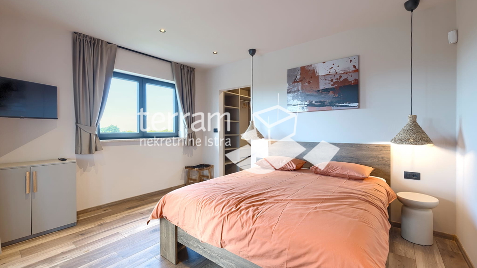 Istra&comma; Vodnjan&comma; okolica luksuzna ku&cacute;a&comma; 170m2&comma; bazen 34m2&comma; oku&cacute;nica 851m2&comma; NOVO &comma; &num;prodaja