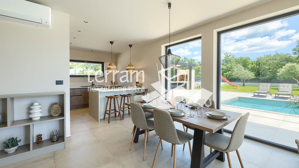 Istra&comma; Vodnjan&comma; okolica luksuzna ku&cacute;a&comma; 170m2&comma; bazen 34m2&comma; oku&cacute;nica 851m2&comma; NOVO &comma; &num;prodaja