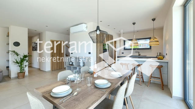 Istra&comma; Vodnjan&comma; okolica luksuzna ku&cacute;a&comma; 170m2&comma; bazen 34m2&comma; oku&cacute;nica 851m2&comma; NOVO &comma; &num;prodaja