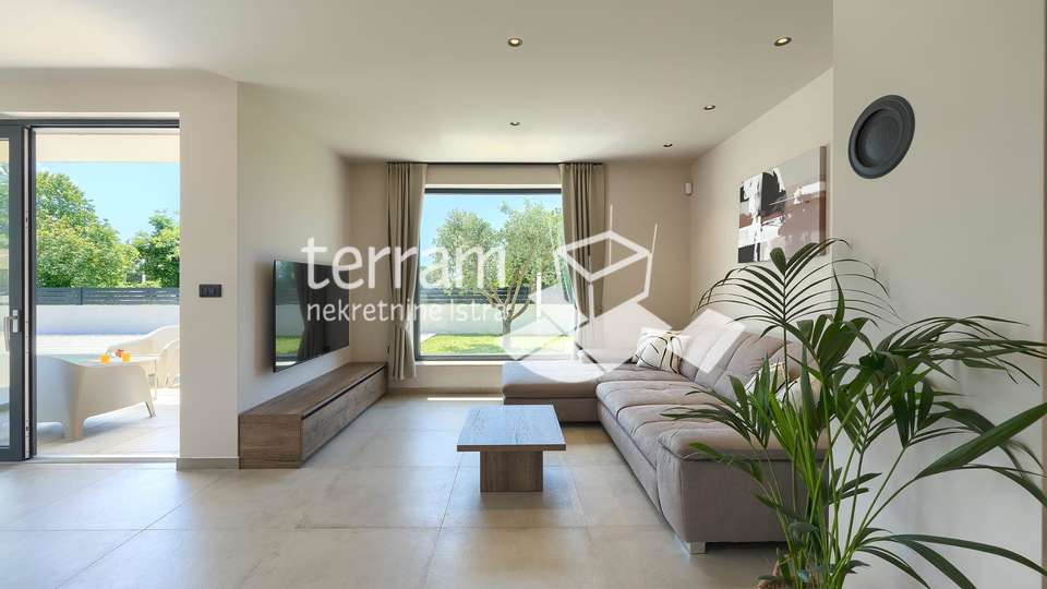 Istra&comma; Vodnjan&comma; okolica luksuzna ku&cacute;a&comma; 170m2&comma; bazen 34m2&comma; oku&cacute;nica 851m2&comma; NOVO &comma; &num;prodaja