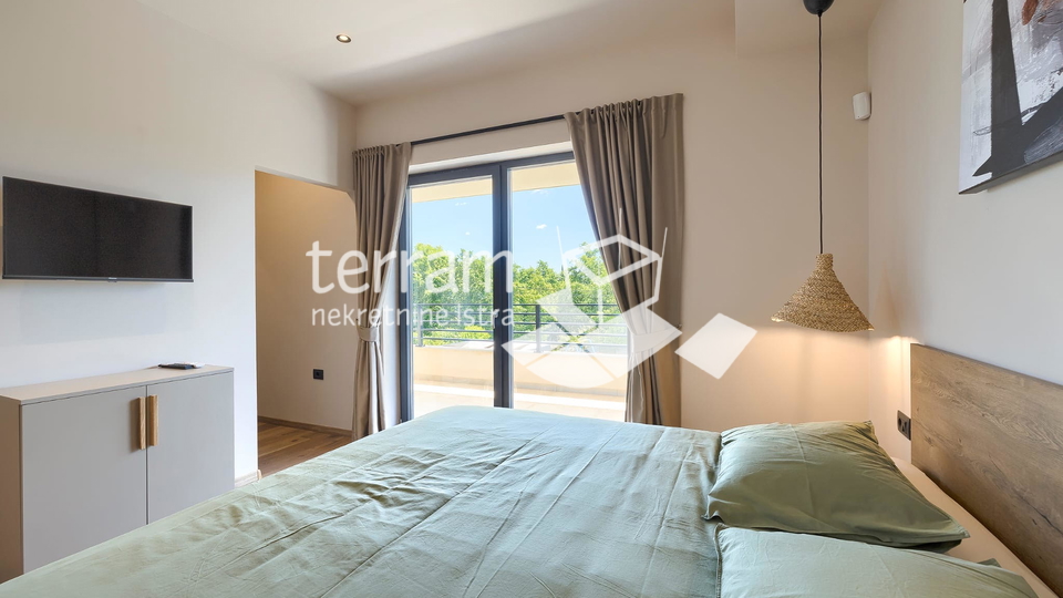 Istra&comma; Vodnjan&comma; okolica luksuzna ku&cacute;a&comma; 170m2&comma; bazen 34m2&comma; oku&cacute;nica 851m2&comma; NOVO &comma; &num;prodaja