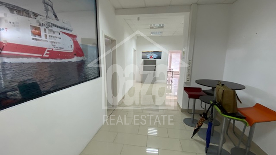 Commercial Property, 185 m2, For Rent, Rijeka - Zamet