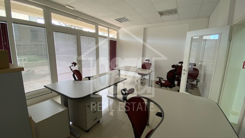 Commercial Property, 185 m2, For Rent, Rijeka - Zamet