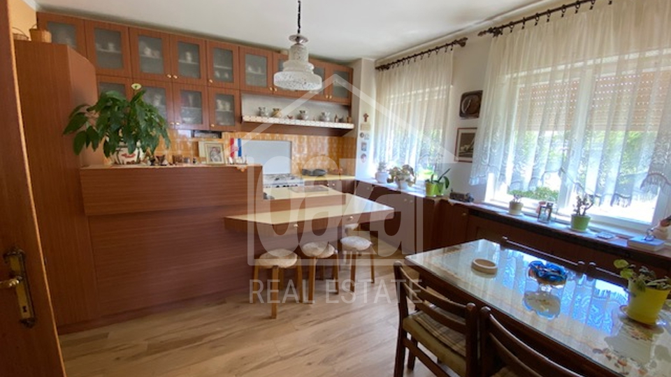 House, 850 m2, For Sale, Viškovo - Saršoni