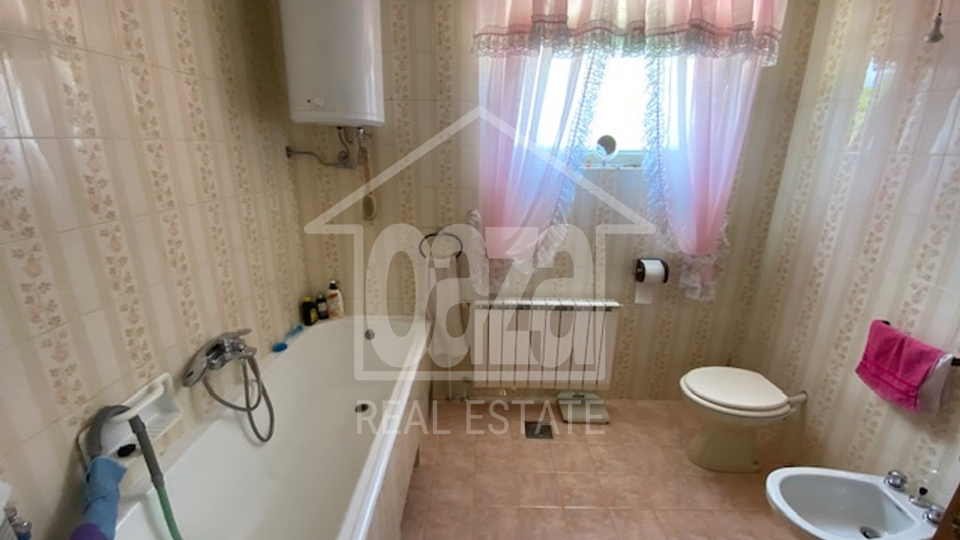 House, 850 m2, For Sale, Viškovo - Saršoni