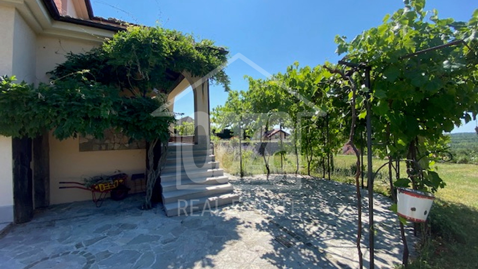 House, 400 m2, For Sale, Kastav