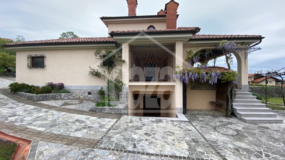 House, 400 m2, For Sale, Kastav