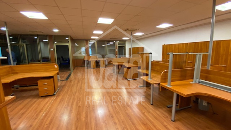 Commercial Property, 833 m2, For Rent, Rijeka - Centar