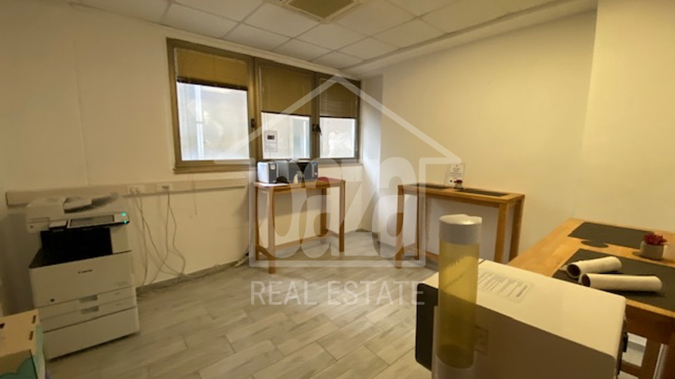 Commercial Property, 833 m2, For Rent, Rijeka - Centar