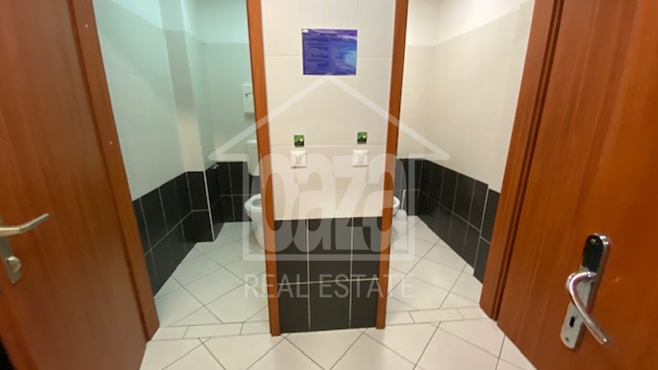 Commercial Property, 1666 m2, For Rent, Rijeka - Centar