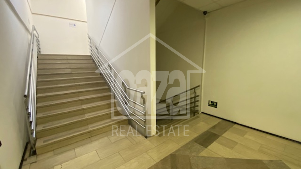 Commercial Property, 1666 m2, For Rent, Rijeka - Centar