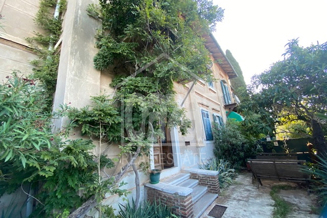 Rijeka Pećine, villa 240 m2 with garden 511 m2, near beaches