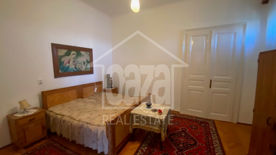 Rijeka Pećine, vila 240 m2 sa vrtom 511 m2, blizina plaža