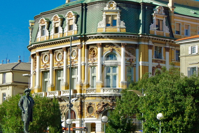 Strogi centar Rijeke, poslovni prostor - uredi, 115m2