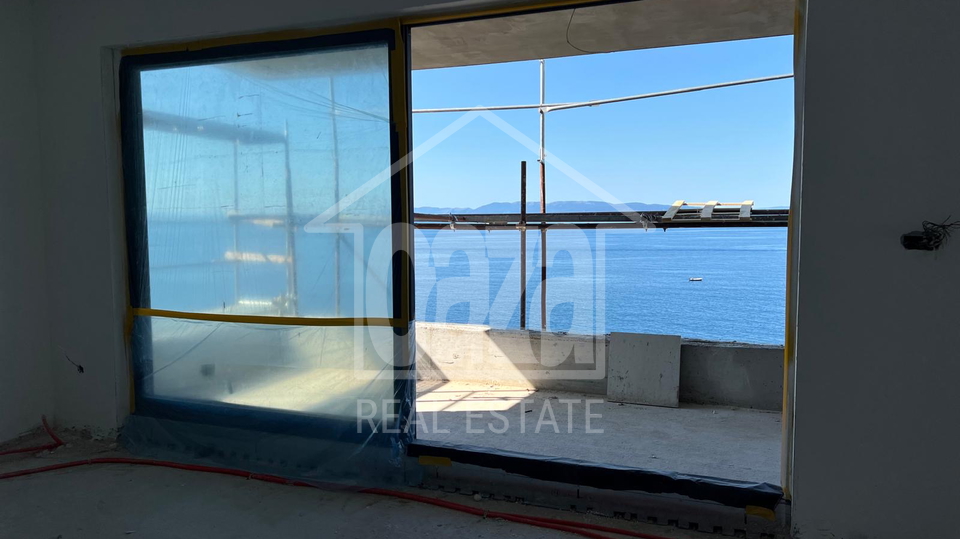Beautiful luxury new building - smart apartments in Pećine, first row to the sea - under construction