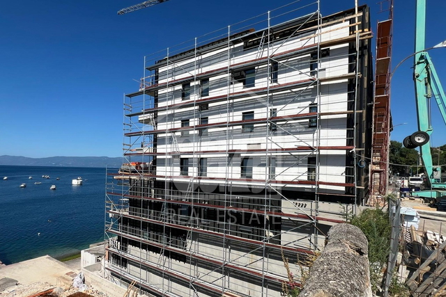 Pećine, 1 red do mora, luksuzna novogradnja - od 4.900 EUR/m2