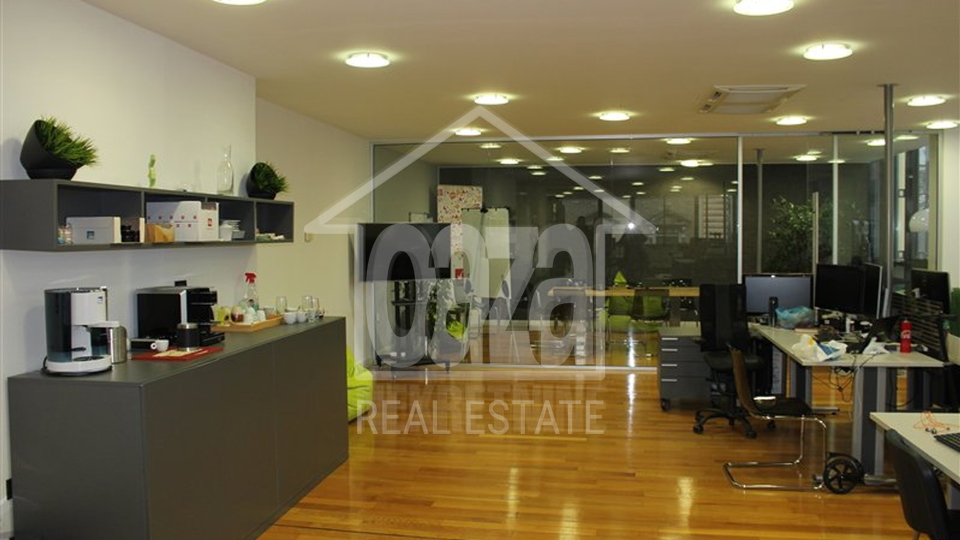 Commercial Property, 166 m2, For Rent, Rijeka - Centar