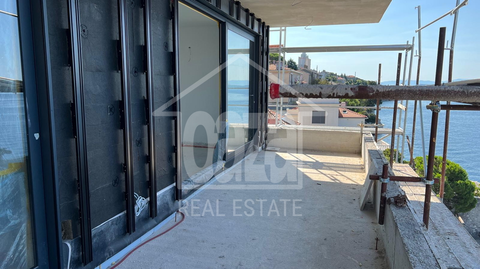 Beautiful luxury new building - smart apartments in Pećine, first row to the sea - under construction
