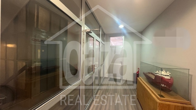 Rijeka - Centar, uredski prostor od 516 m2, 17 ureda + 2 kuhinje, lift
