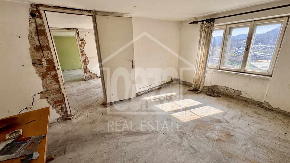 Orehovica&comma; djelomi&ccaron;no obnovljena starina sa dvori&scaron;nim objektom&comma; 147&period;000 EUR