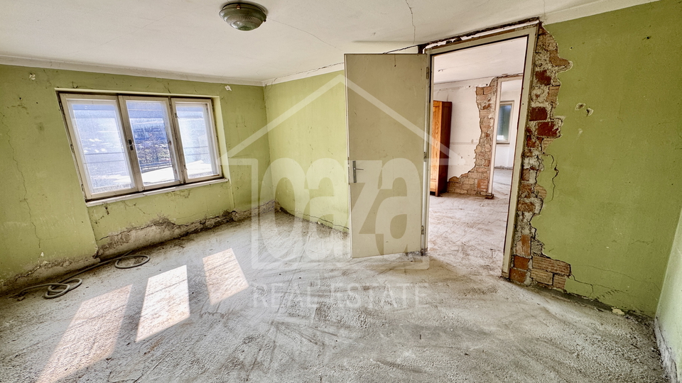 Orehovica&comma; djelomi&ccaron;no obnovljena starina sa dvori&scaron;nim objektom&comma; 147&period;000 EUR