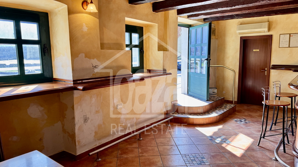Orehovica&comma; djelomi&ccaron;no obnovljena starina sa dvori&scaron;nim objektom&comma; 147&period;000 EUR
