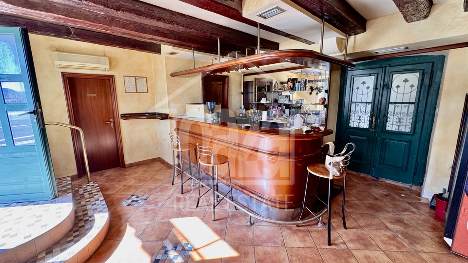 Orehovica&comma; djelomi&ccaron;no obnovljena starina sa dvori&scaron;nim objektom&comma; 147&period;000 EUR