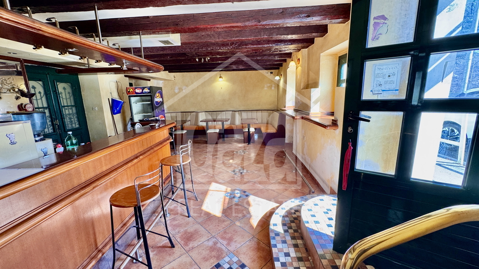 Orehovica&comma; djelomi&ccaron;no obnovljena starina sa dvori&scaron;nim objektom&comma; 147&period;000 EUR