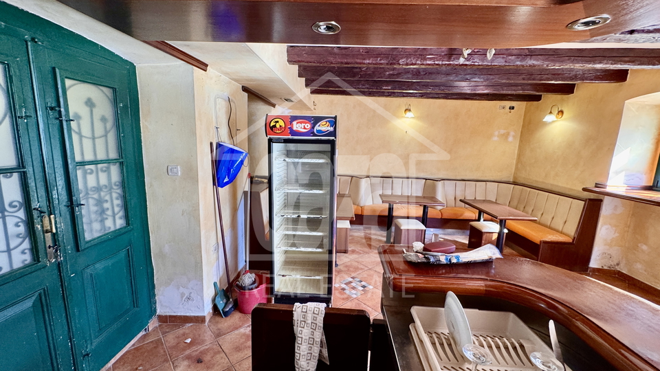 Orehovica&comma; djelomi&ccaron;no obnovljena starina sa dvori&scaron;nim objektom&comma; 147&period;000 EUR