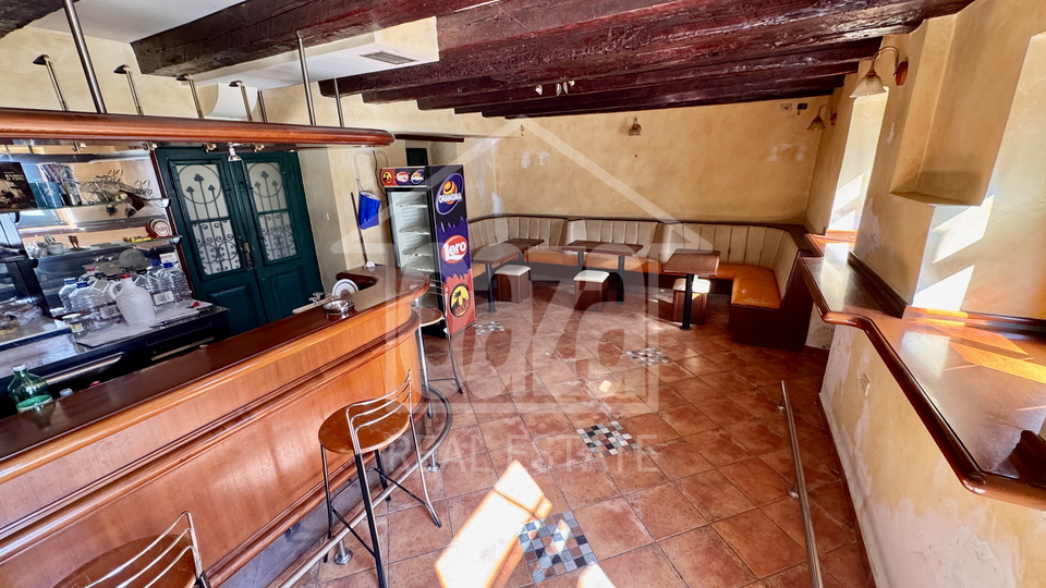 Orehovica&comma; djelomi&ccaron;no obnovljena starina sa dvori&scaron;nim objektom&comma; 147&period;000 EUR