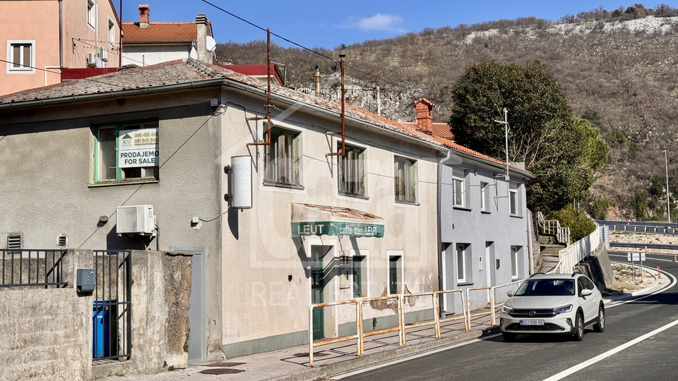 Orehovica&comma; djelomi&ccaron;no obnovljena starina sa dvori&scaron;nim objektom&comma; 147&period;000 EUR