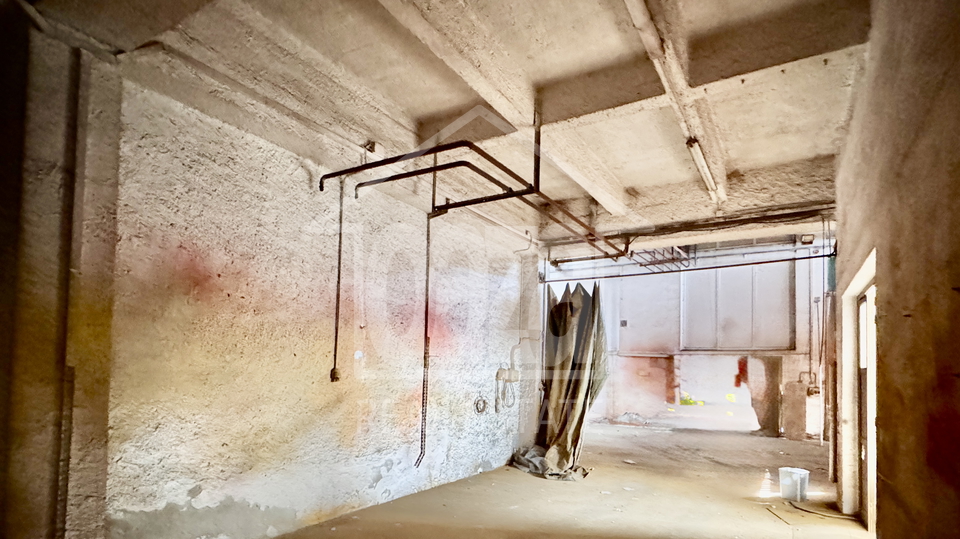 Rijeka - industrijska zona&comma; 300m2 skladi&scaron;te