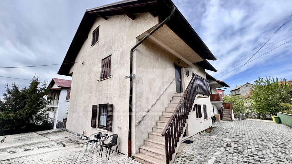 &Cacute;ikovi&cacute;i &ndash; 2S&plus;DB eta&zcaron;a ku&cacute;e &plus; 110 m&sup2; tavana&comma; parking&comma; mirna lokacija