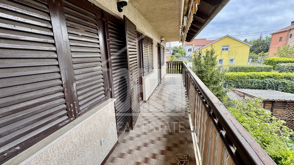 &Cacute;ikovi&cacute;i &ndash; 2S&plus;DB eta&zcaron;a ku&cacute;e &plus; 110 m&sup2; tavana&comma; parking&comma; mirna lokacija