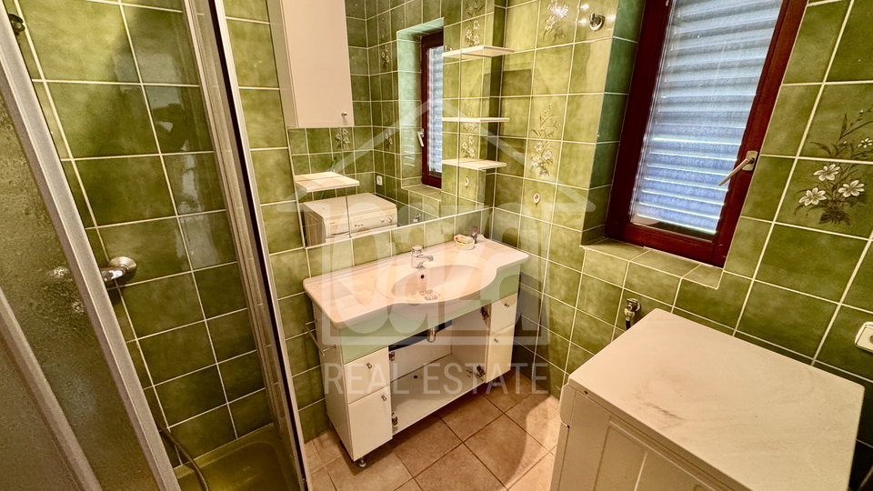 &Cacute;ikovi&cacute;i &ndash; 2S&plus;DB eta&zcaron;a ku&cacute;e &plus; 110 m&sup2; tavana&comma; parking&comma; mirna lokacija