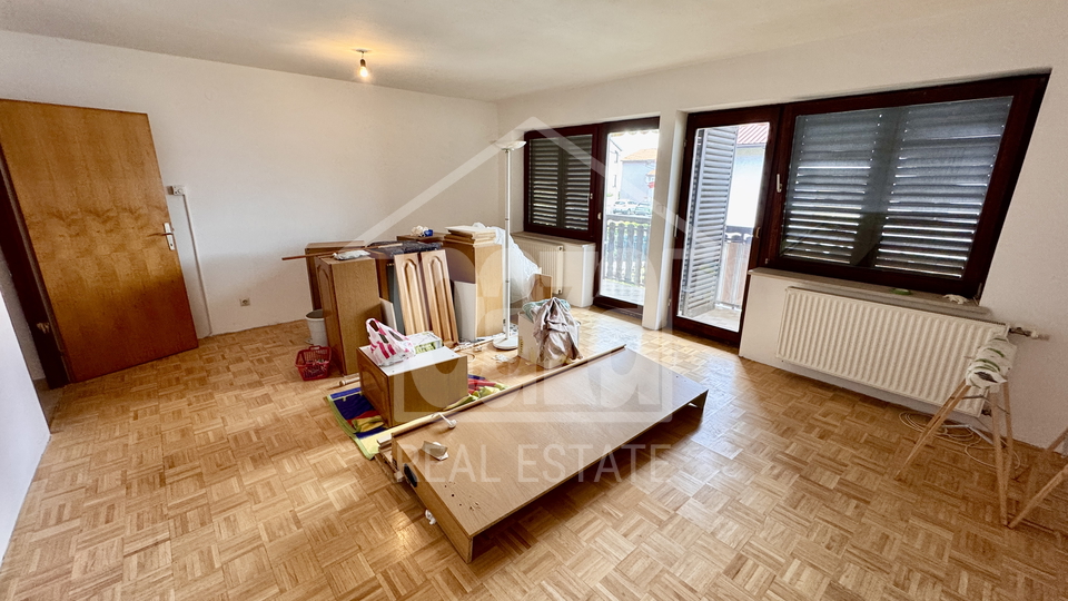 &Cacute;ikovi&cacute;i &ndash; 2S&plus;DB eta&zcaron;a ku&cacute;e &plus; 110 m&sup2; tavana&comma; parking&comma; mirna lokacija